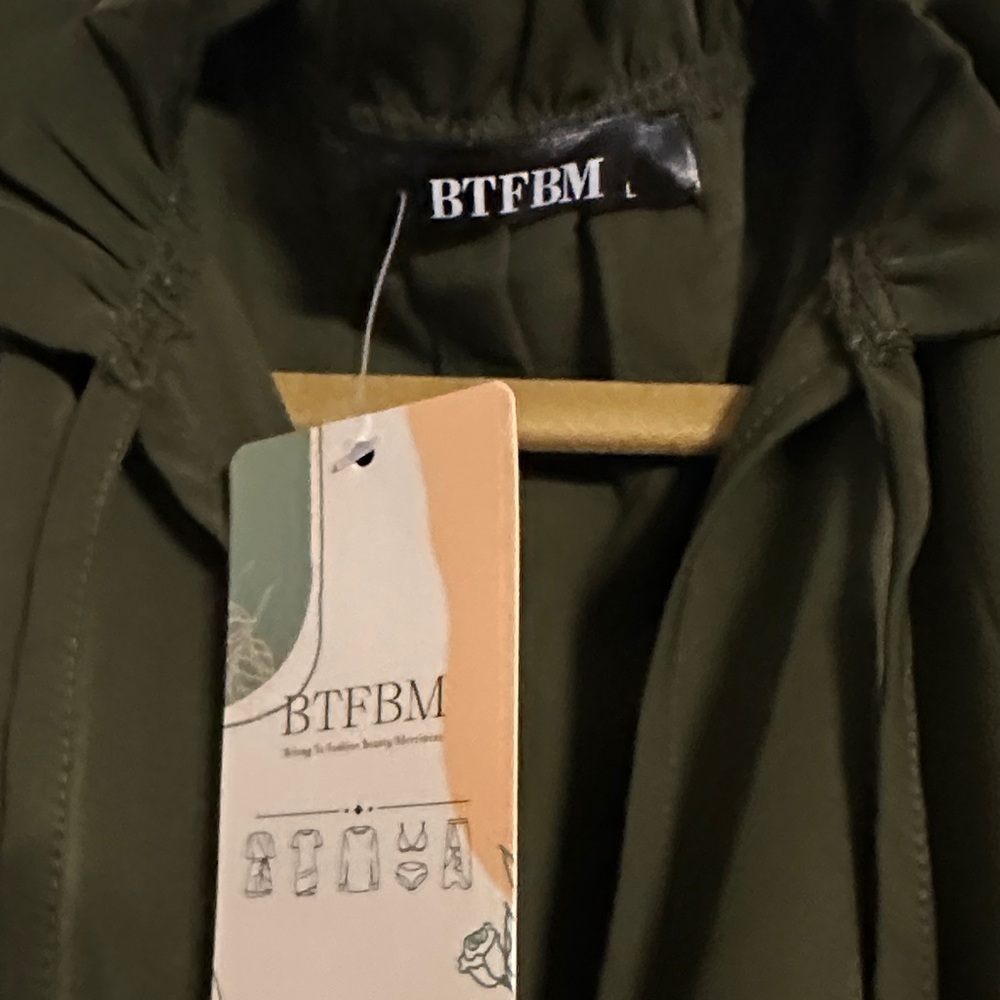 BTFBM Long Sleeve Green Casual Tie Neck Ruffle Tiered A Line Mini Dress, NWT - Picture 2 of 10